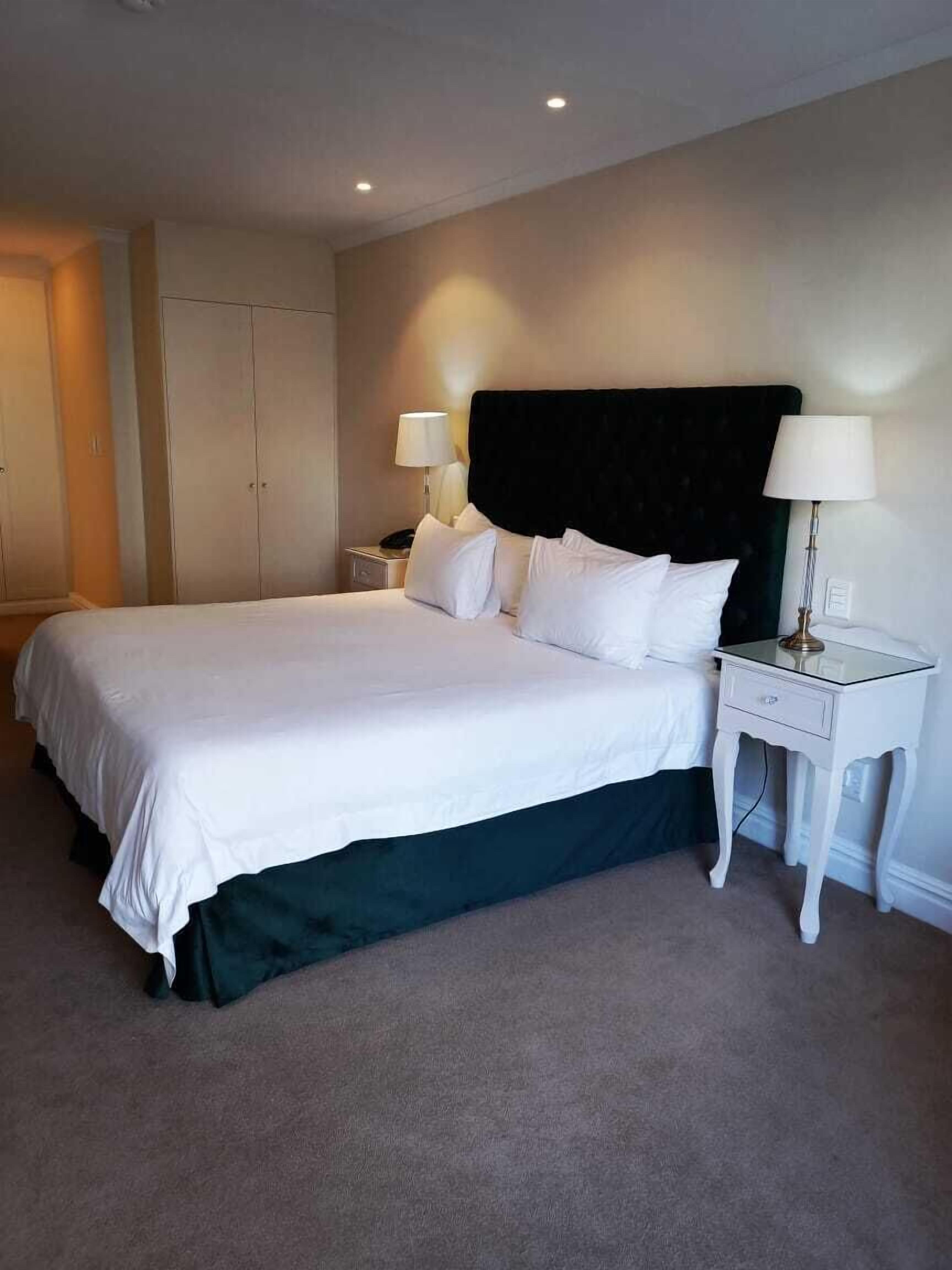 deluxe studio | premium bedding, minibar, in-room safe, blackout curtains