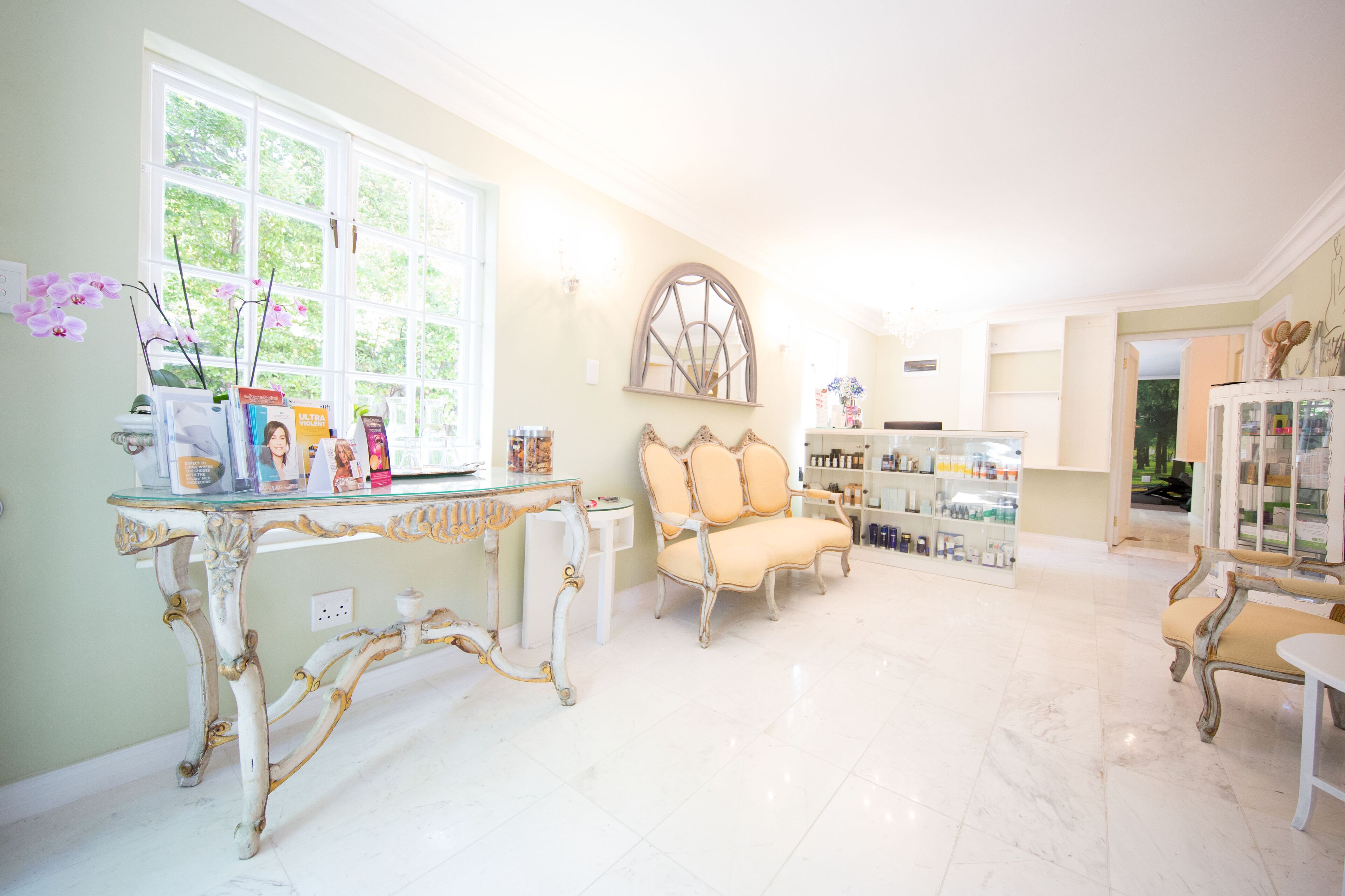 sauna, body treatments, aromatherapy, hot stone massages