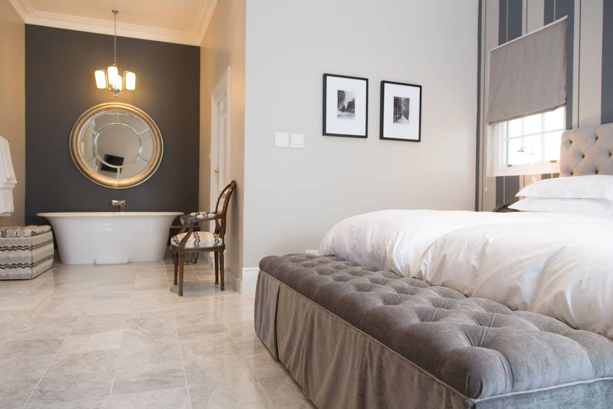 Junior suite (Garden) | 1 slaapkamer, luxe beddengoed, een minibar, een kluis op de kamer