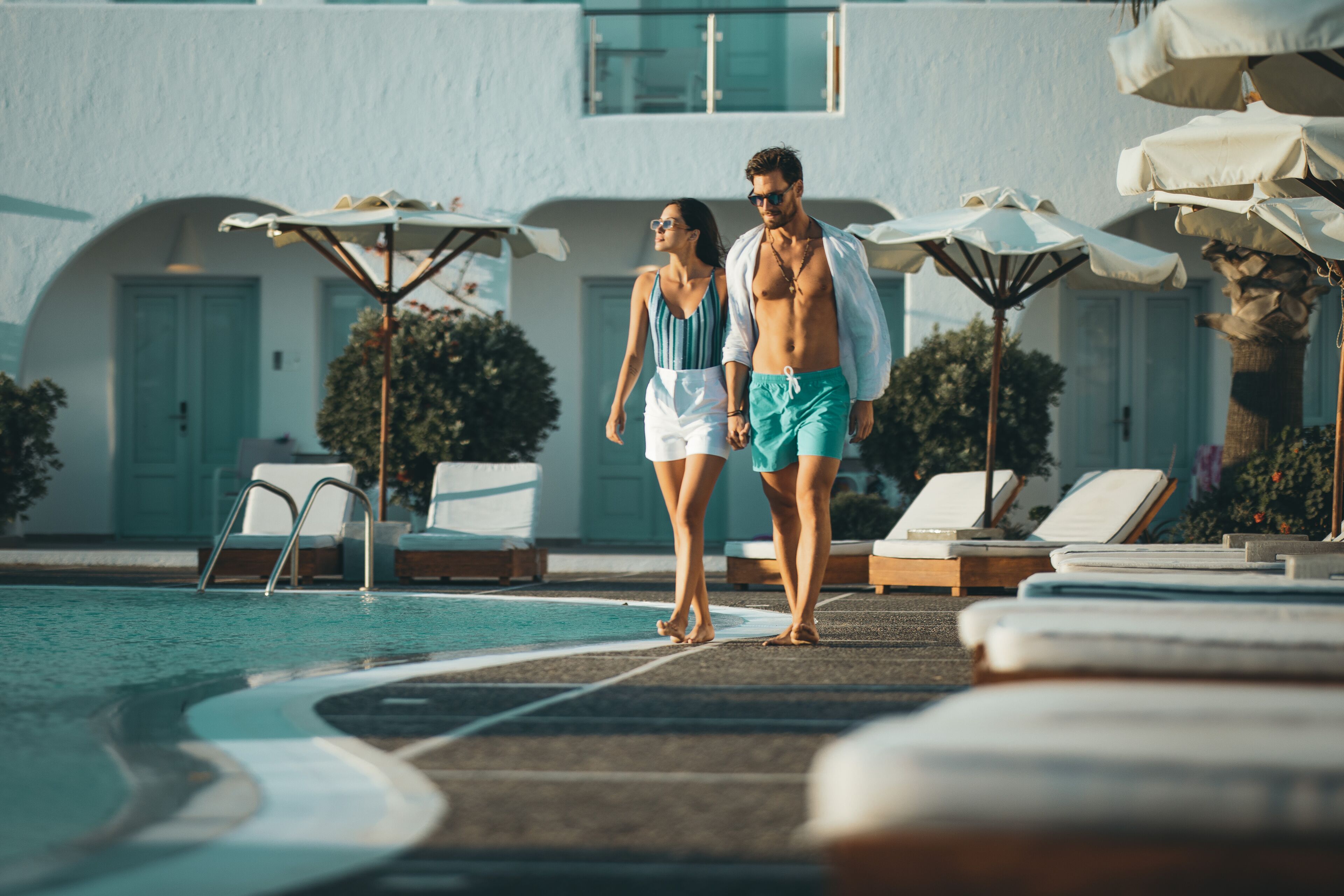 5 outdoor pools, pool umbrellas, pool loungers