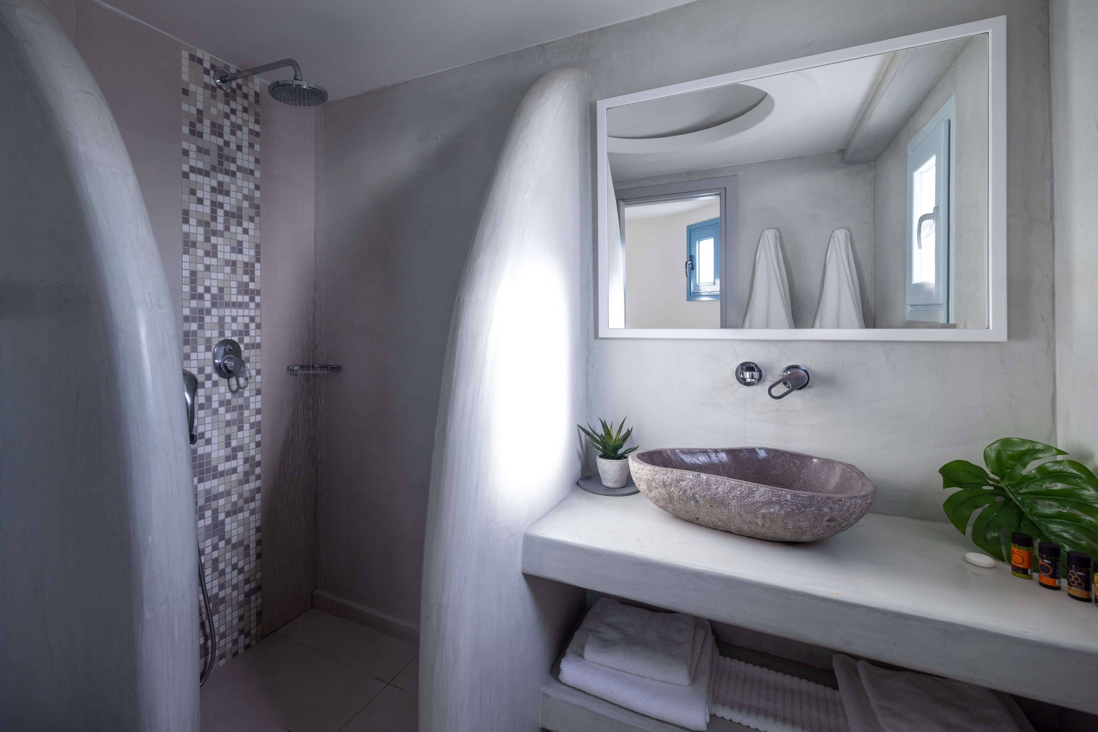 junior suite | premium bedding, in-room safe, blackout curtains, iron/ironing board