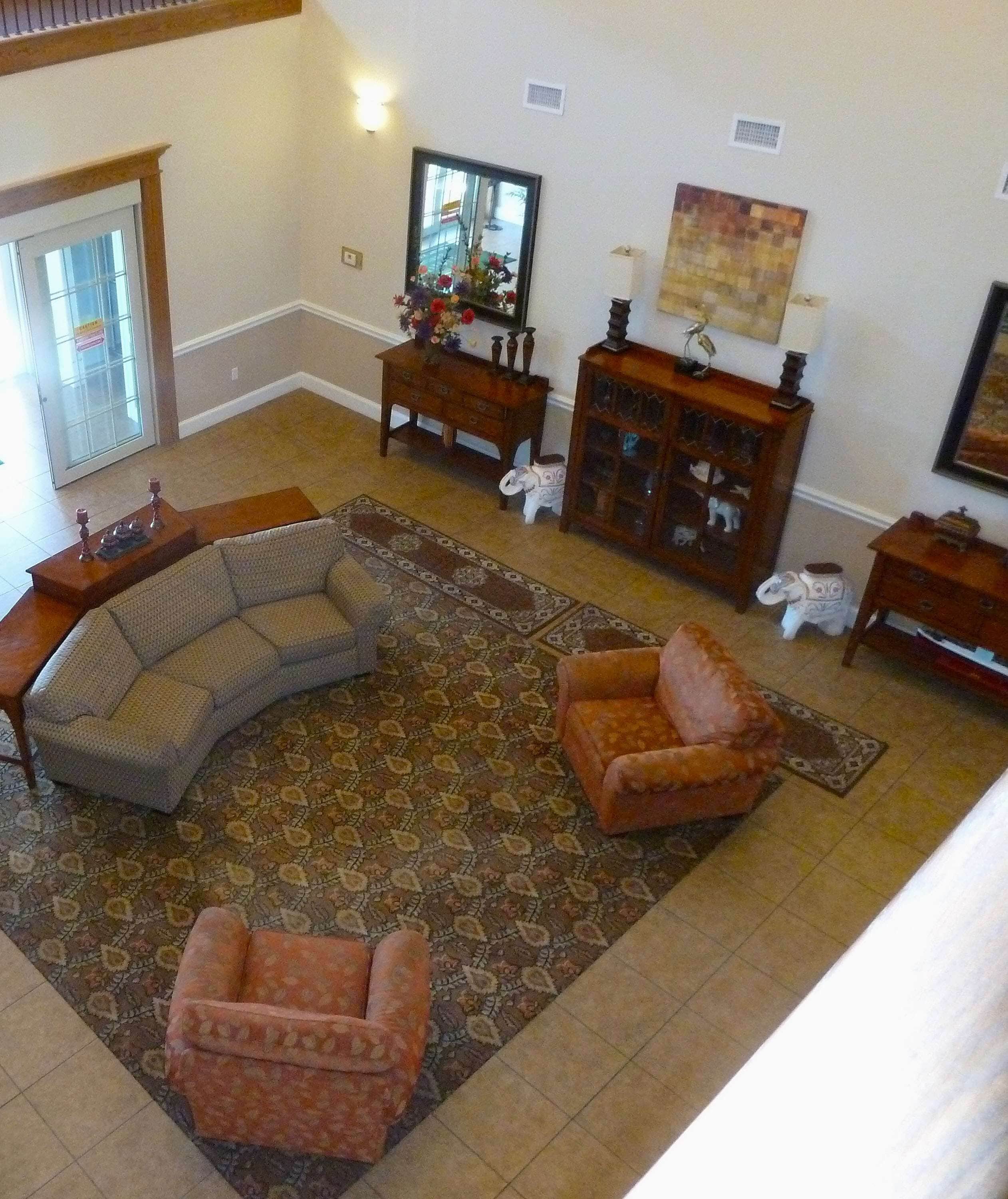 Área de estar no saguão