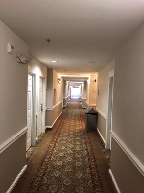 Hallway - Americas Best Value Inn & Suites Gun Barrel City (Mabank)
