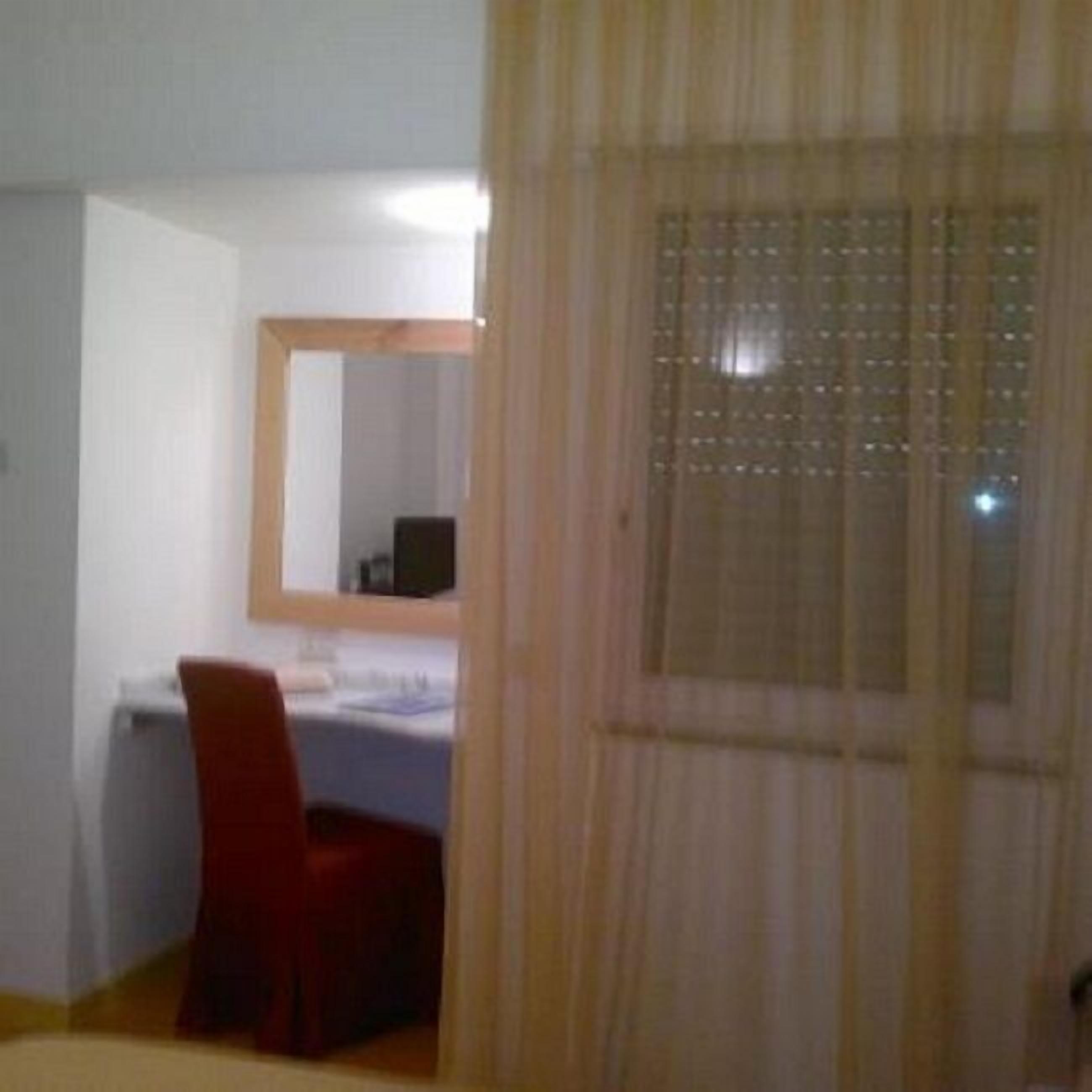 single room | 1 bedroom, premium bedding, minibar, in-room safe