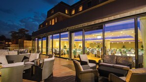 Daily buffet breakfast for a fee - The Lensbury Resort (Teddington)