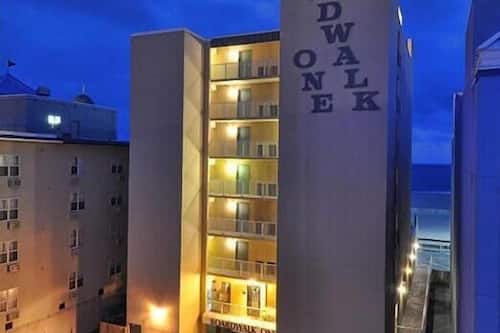 Façade de l’hébergement – soirée/nuit