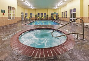 Pool - La Quinta Inn & Suites by Wyndham Eastland (Eastland)