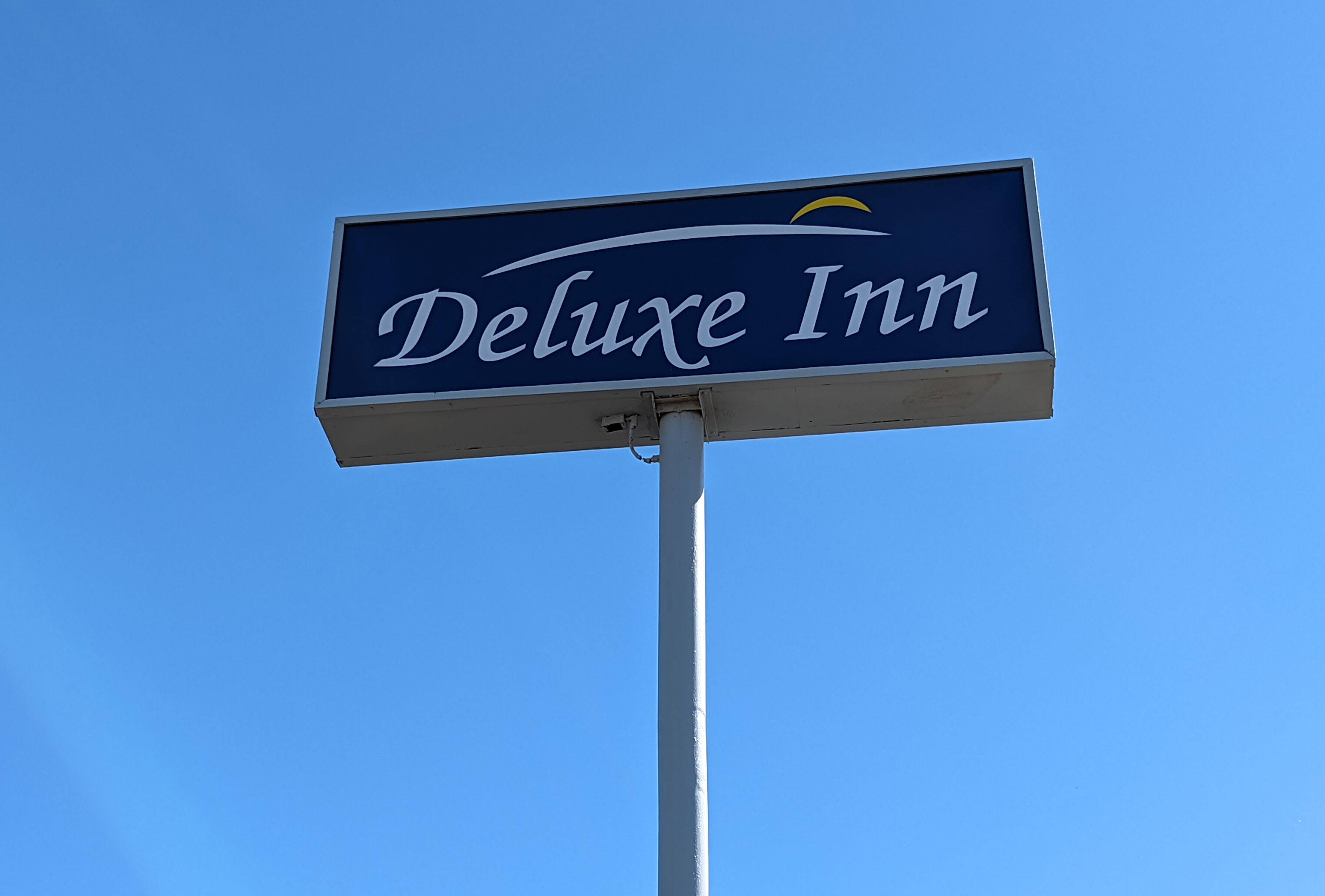 Foto - Deluxe Inn