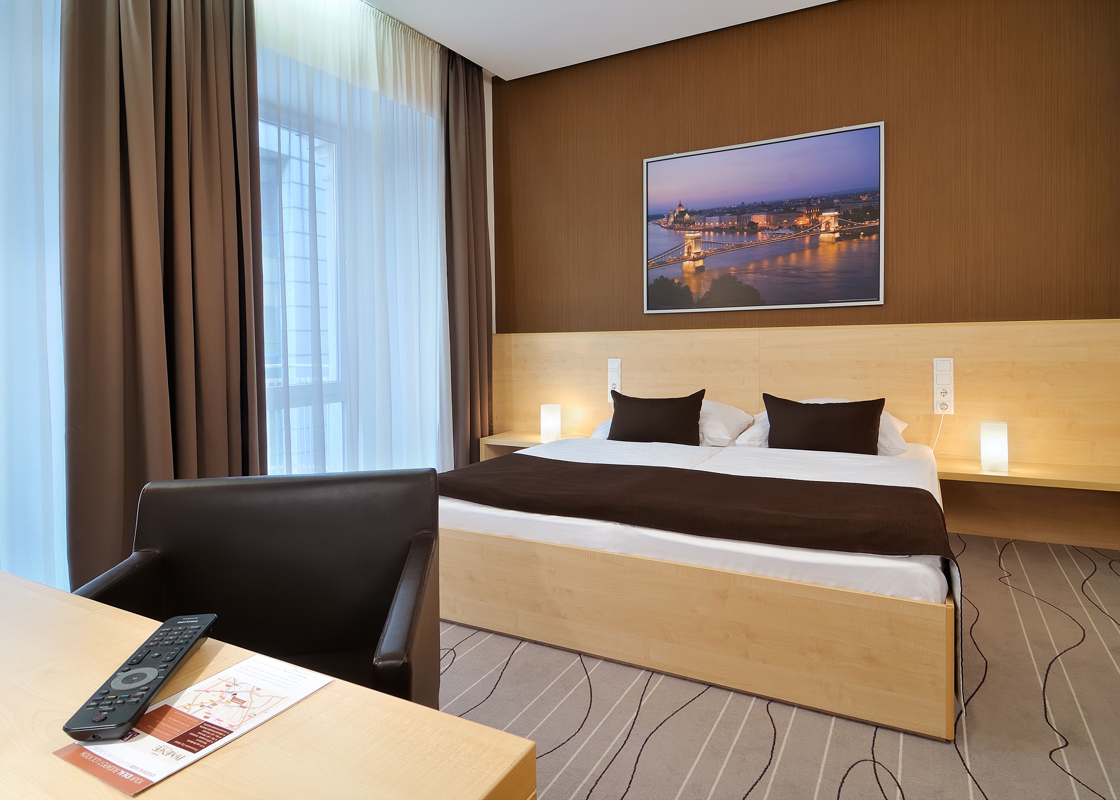 standard double or twin room | in-room safe, desk, soundproofing, rollaway beds