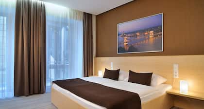 Promenade City Hotel