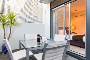 Deluxe Room - Non Sea views | Terrace/patio - Sea Spray Suites  (Paihia)