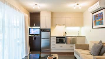 Deluxe Room, 2 Bedrooms Non Sea views | Private kitchen | Fridge, microwave, coffee/tea maker, cookware/dishes/utensils