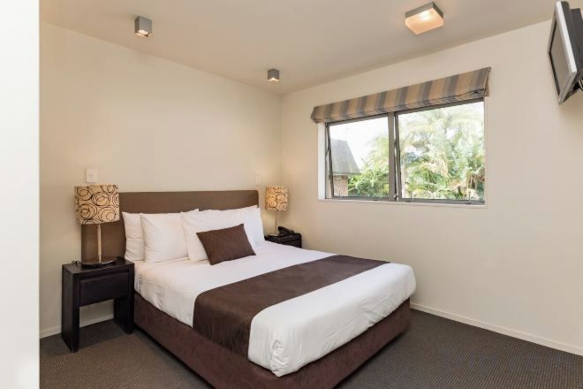 Deluxe One-Bedroom Apartment Non Seaviews