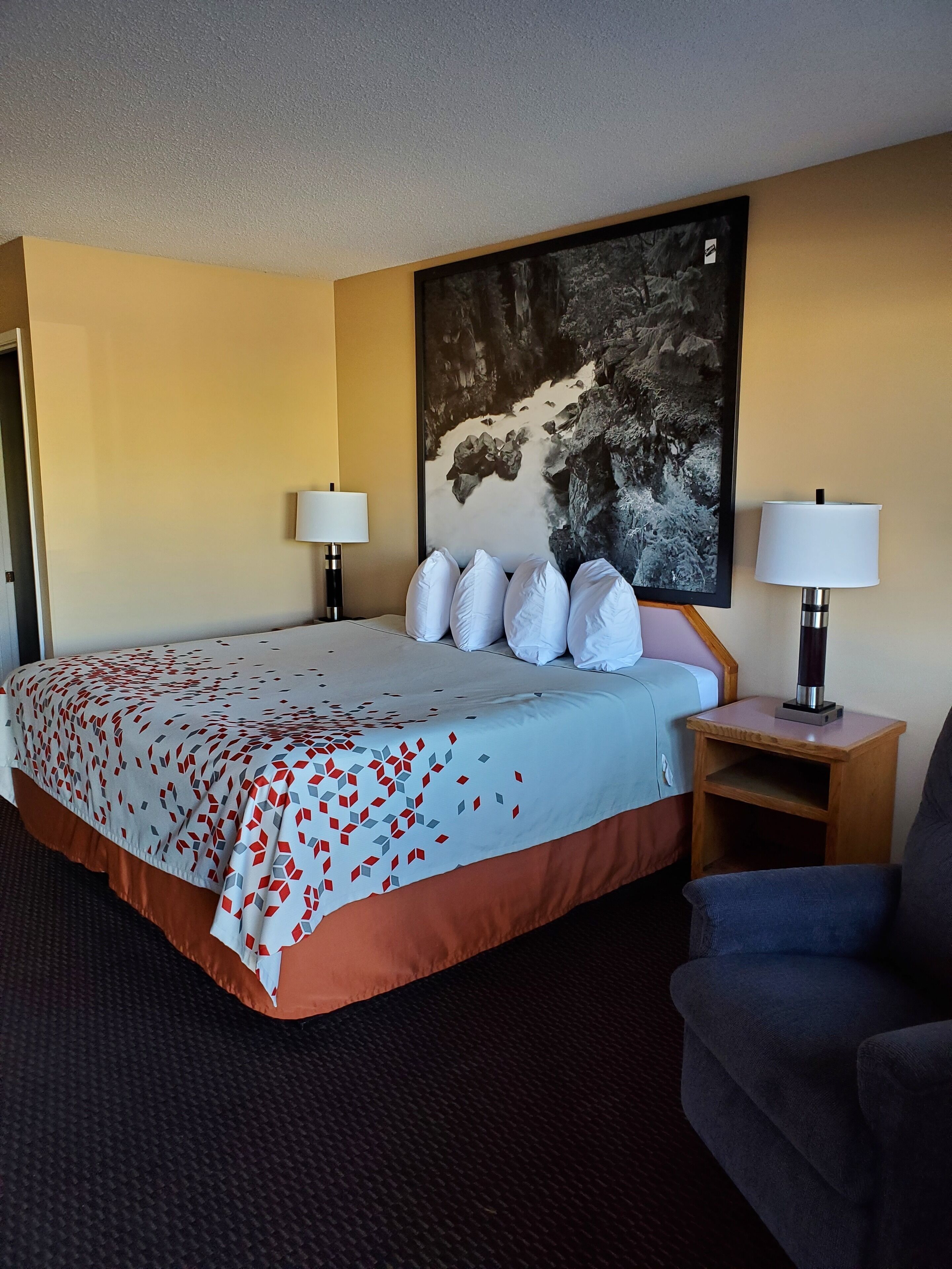 Desk, blackout drapes, iron/ironing board, free WiFi