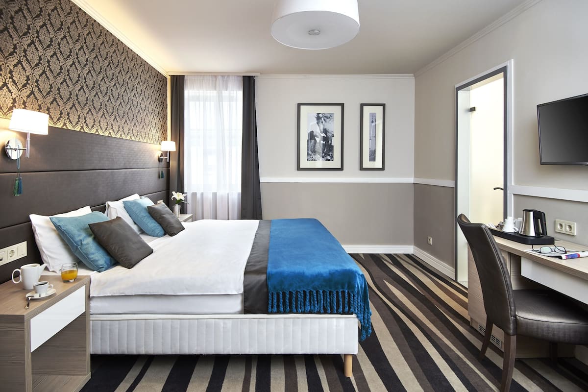 Minibar, in-room safe, desk, blackout curtains
