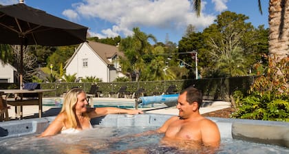 Russell Cottages Tanoa Hotels