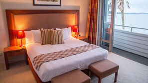 Penthouse, 3 Bedrooms | Premium bedding, in-room safe, iron/ironing board, free cots/infant beds - The Waterfront Suites - Heritage Collection (Paihia)