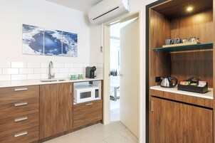 Family Suite | Private kitchen | Fridge, espresso maker, coffee/tea maker, electric kettle