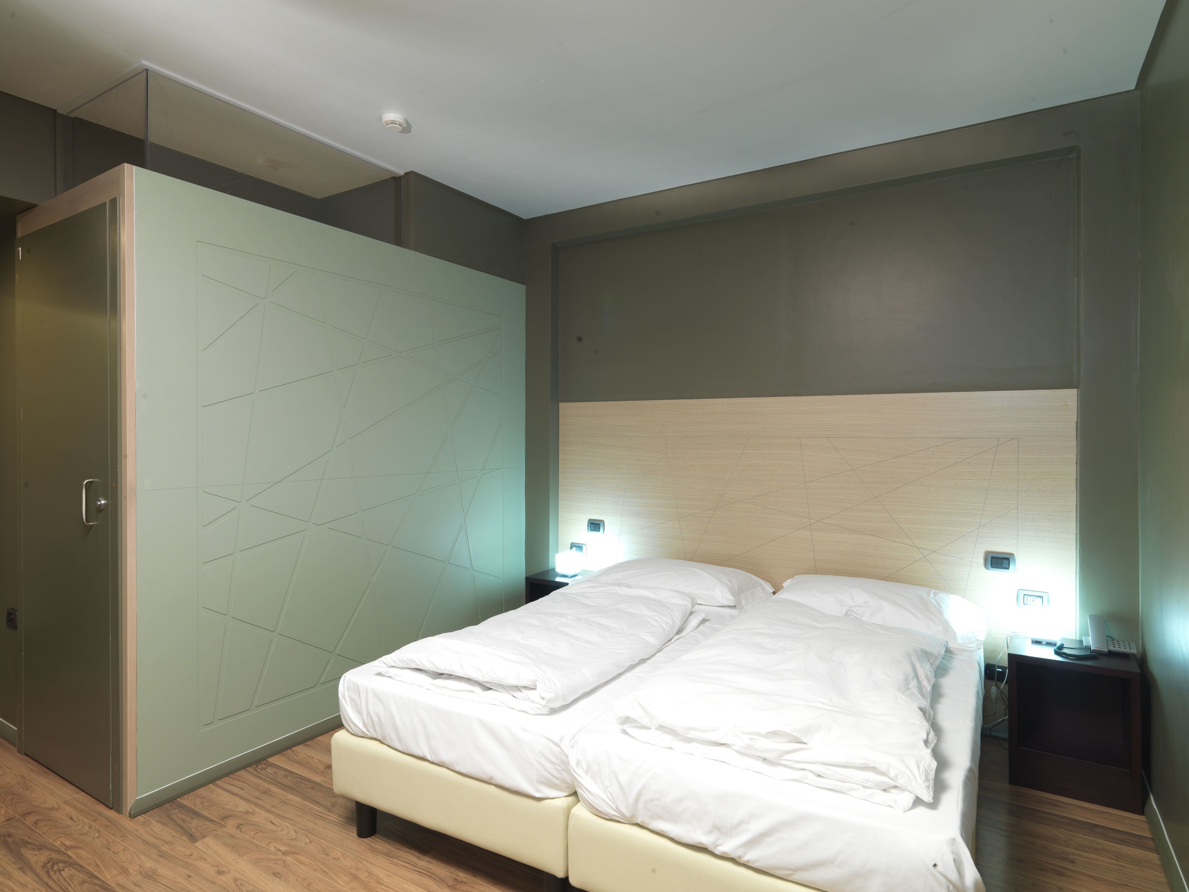 down duvets, memory-foam beds, in-room safe, desk