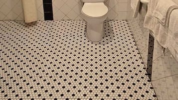 Free toiletries, towels
