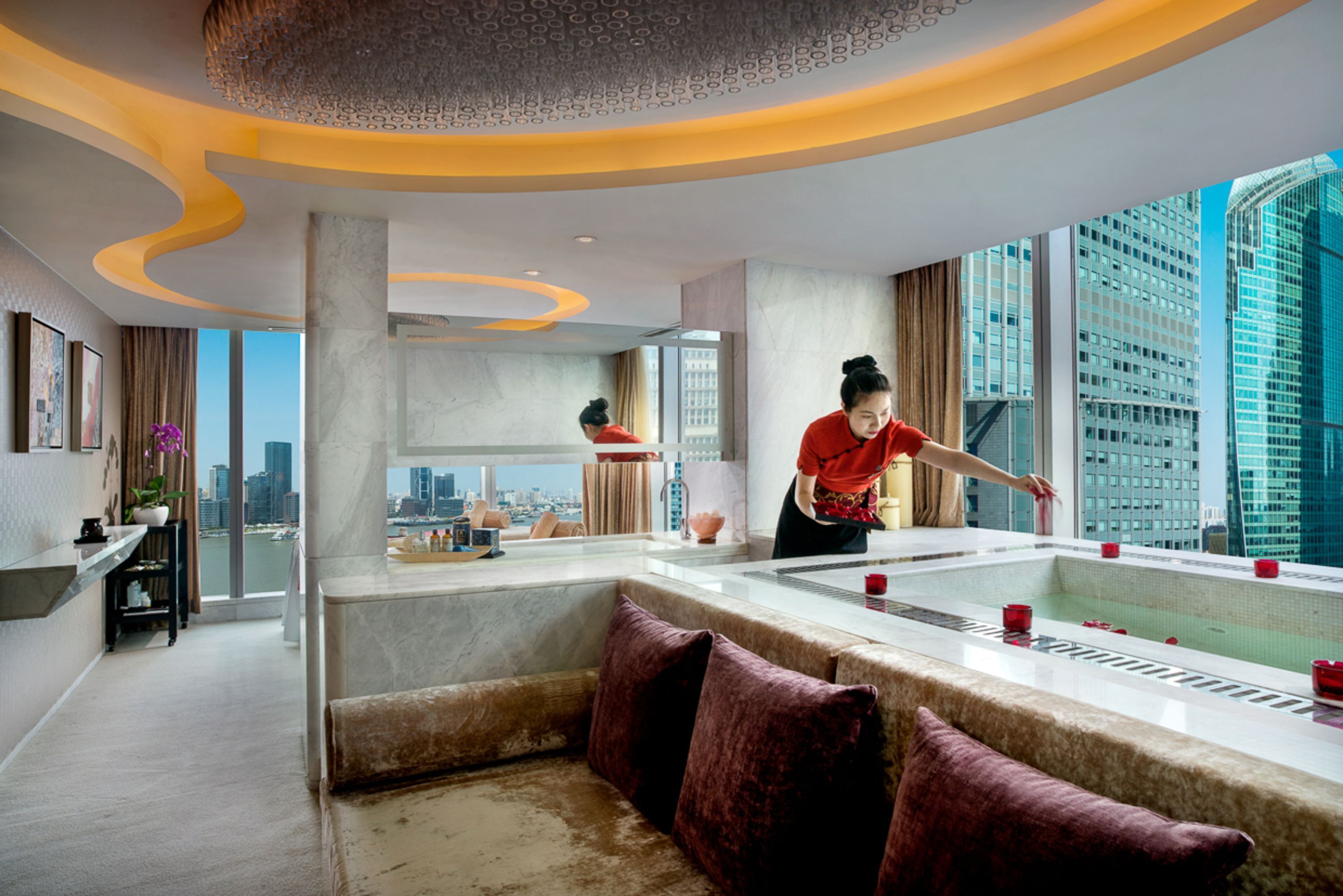 sauna, body treatments, aromatherapy, facials, 3 treatment rooms