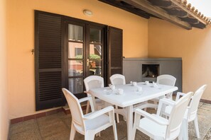 Outdoor dining - Savudrija Apartments (Umag)