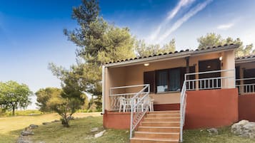 Classic apartment for 2 +2 persons | Teras/patio