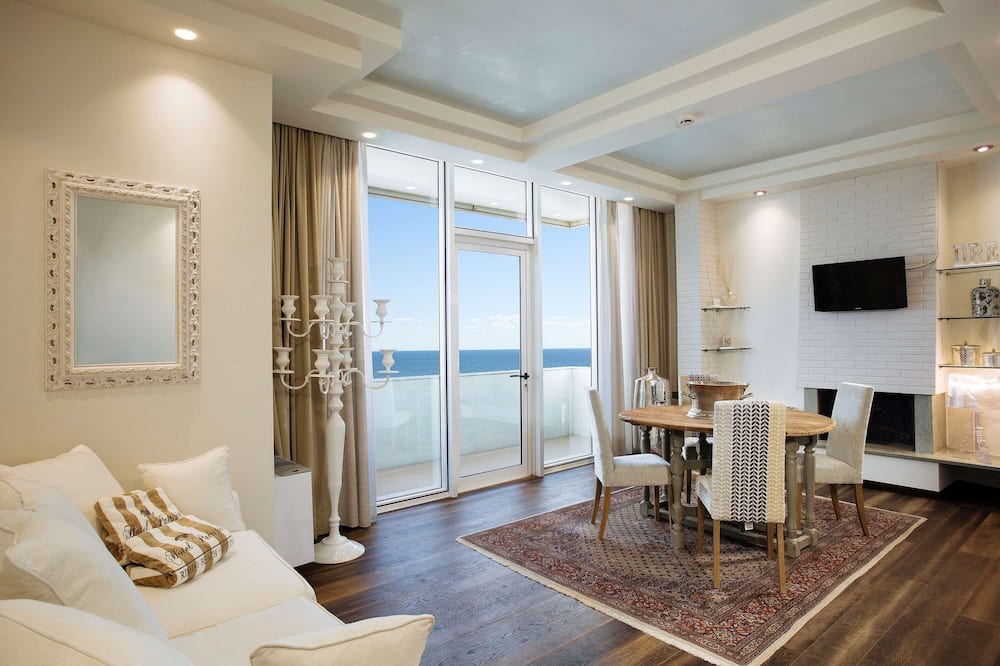Best Western Maison B Hotel