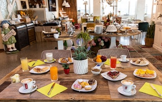 Daily buffet breakfast for a fee