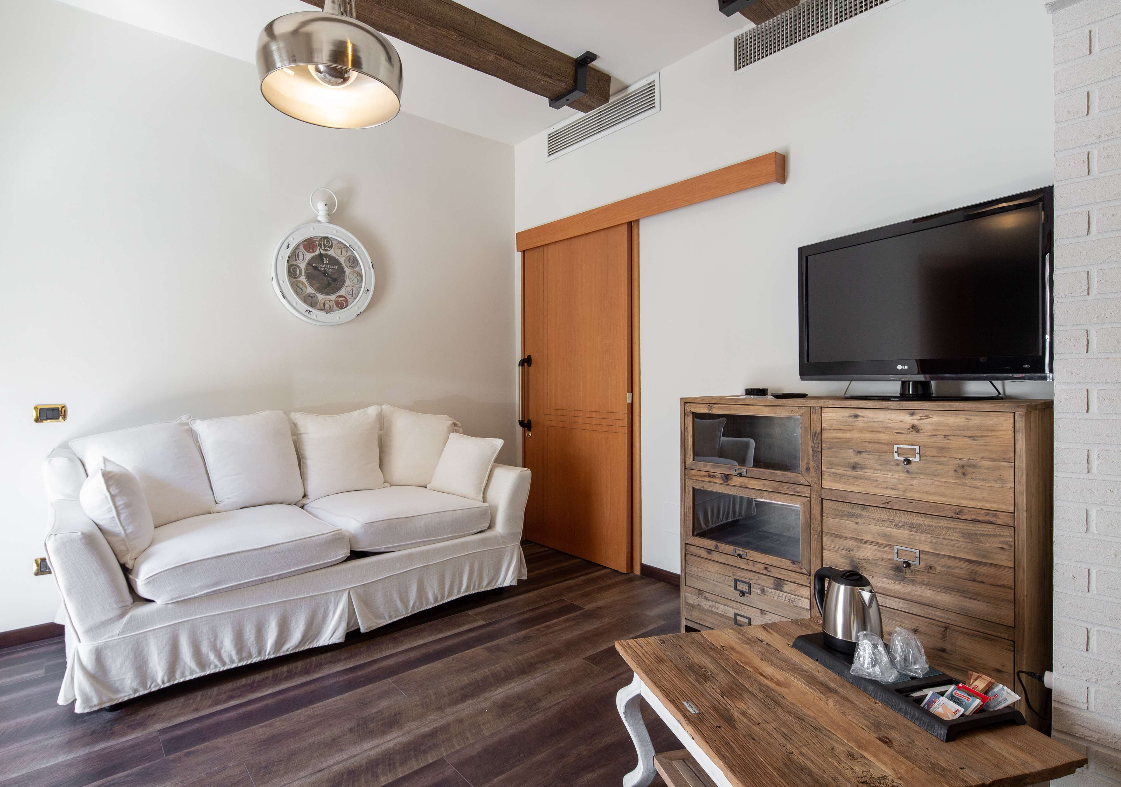 Photo - Best Western Maison B Hotel