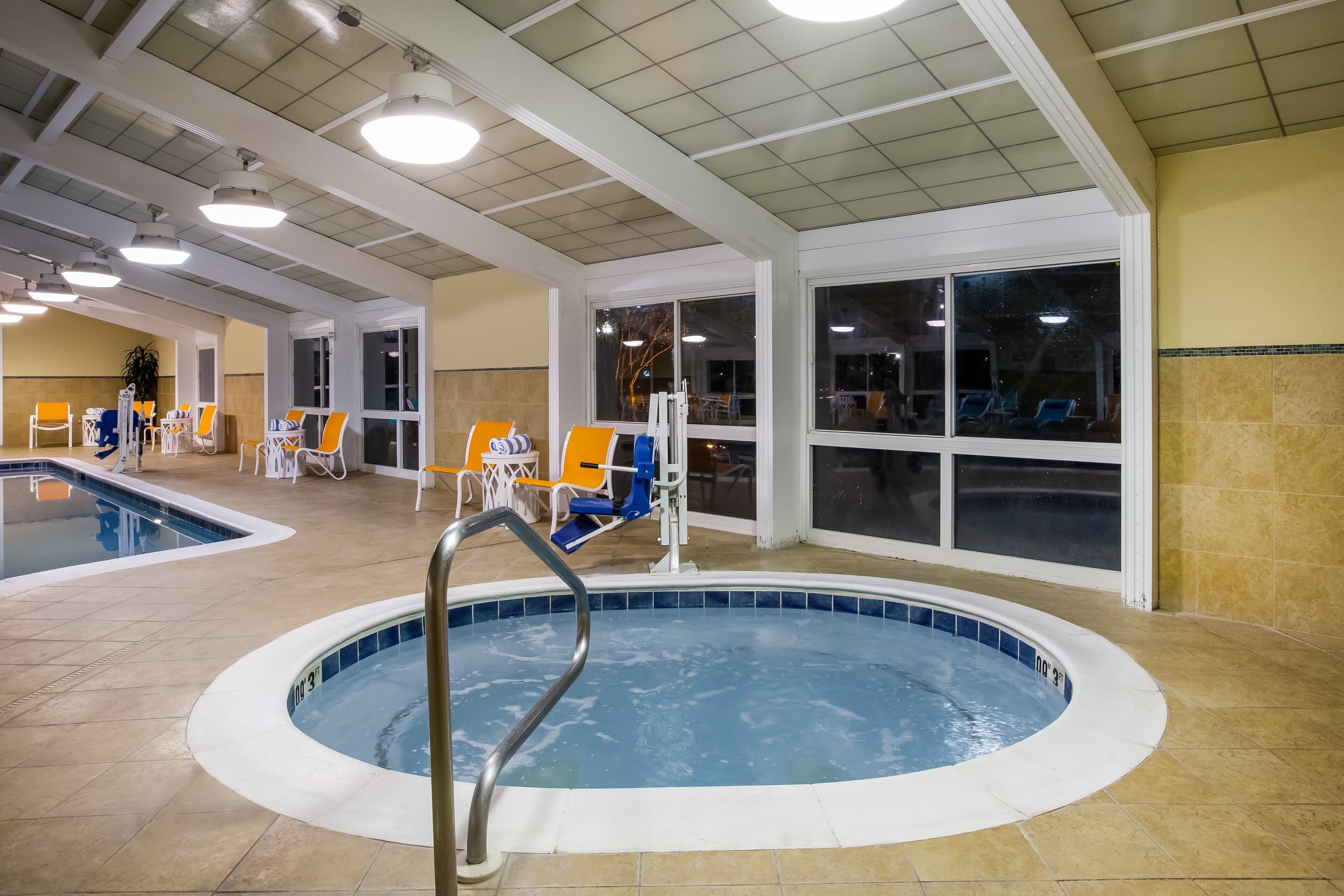 indoor pool, open 10:00 am to 10:00 pm, pool loungers