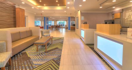 Holiday Inn Express Hotel & Suites Mobile/Saraland by IHG