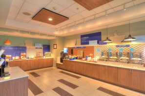 Free buffet breakfast  - Holiday Inn Express Hotel & Suites Mobile/Saraland by IHG (Saraland)