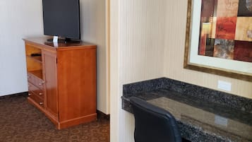 Deluxe Room, 1 King Bed with Sofa bed | Laptop workspace, blackout curtains, free cots/infant beds, free WiFi