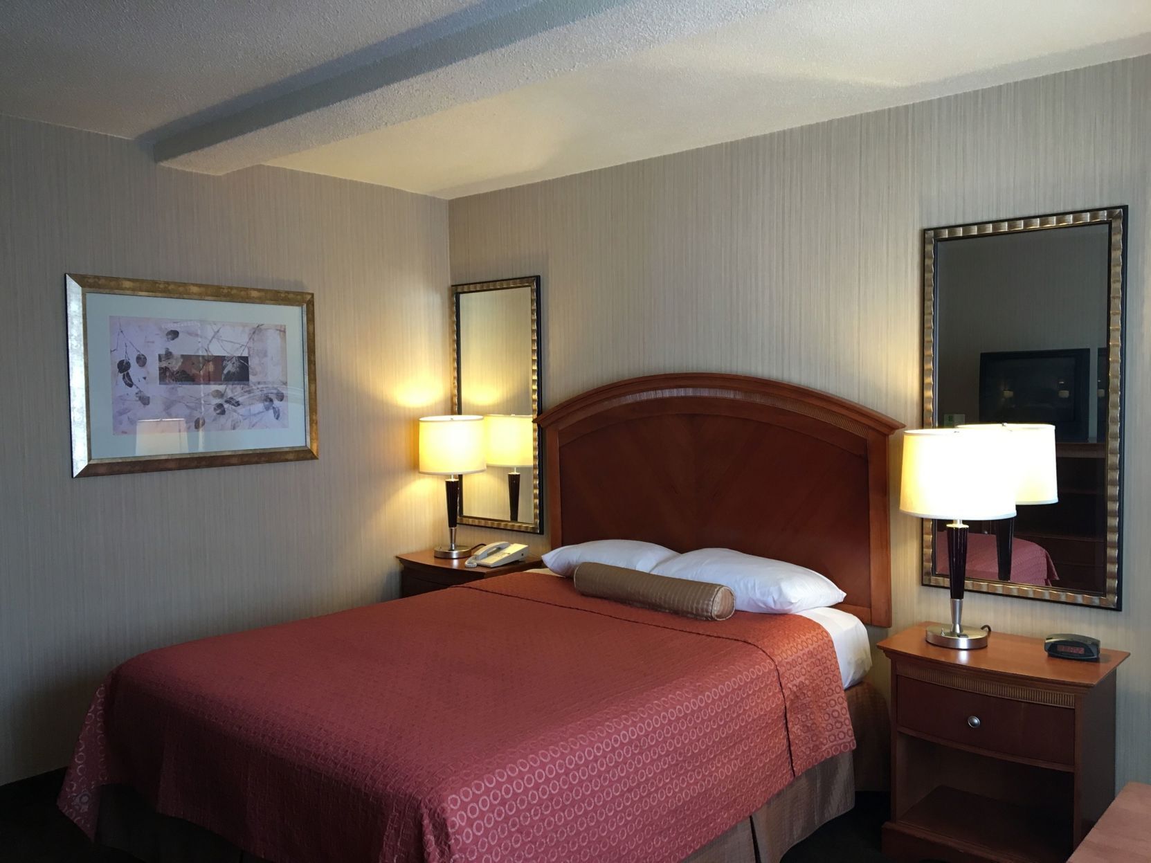 Laptop workspace, blackout curtains, free cots/infant beds, free WiFi