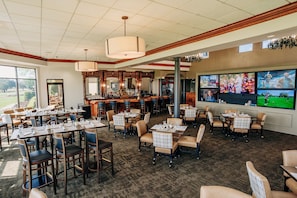 3 restaurants, breakfast, lunch, dinner served; American cuisine