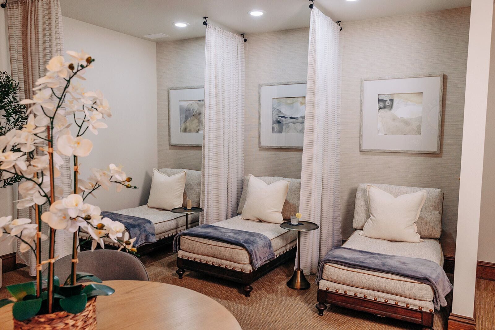 湿蒸房、身体护理、芳香疗法、热石按摩、深层组织按摩、运动按摩