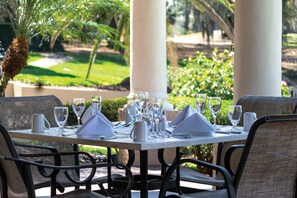 Frokostbuffé hver dag (USD 24 per person)