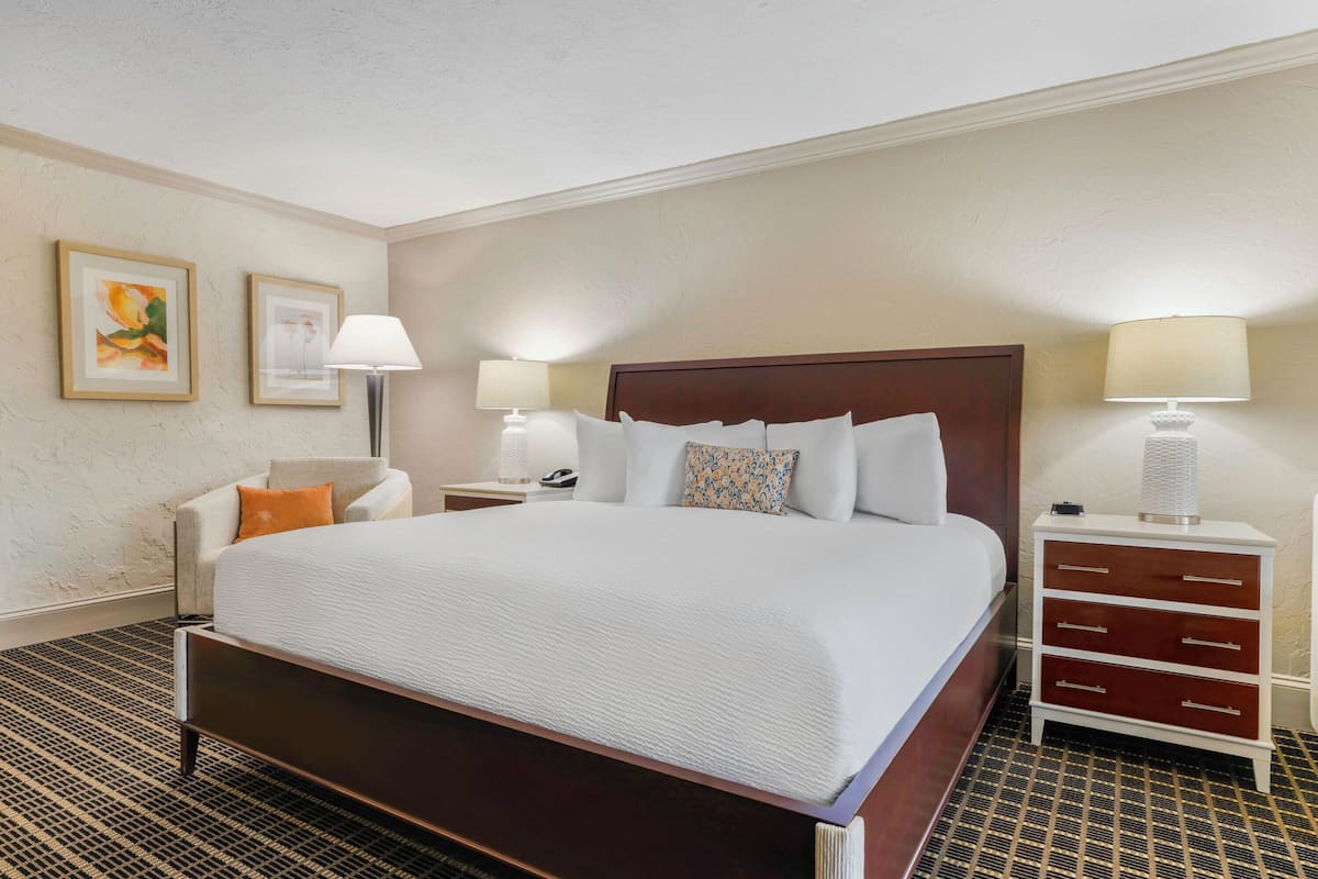 1 bedroom, premium bedding, in-room safe, desk