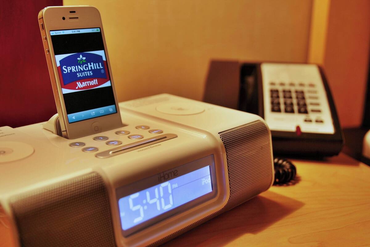 1 室のベッドルーム、デスク、アイロン / アイロン台、WiFi (無料)