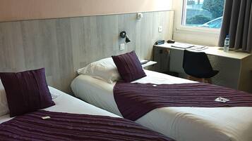 Coffres-forts dans les chambres, bureau, rideaux occultants