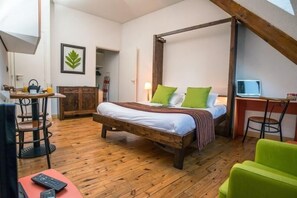 Desk, iron/ironing board, free cots/infant beds, rollaway beds