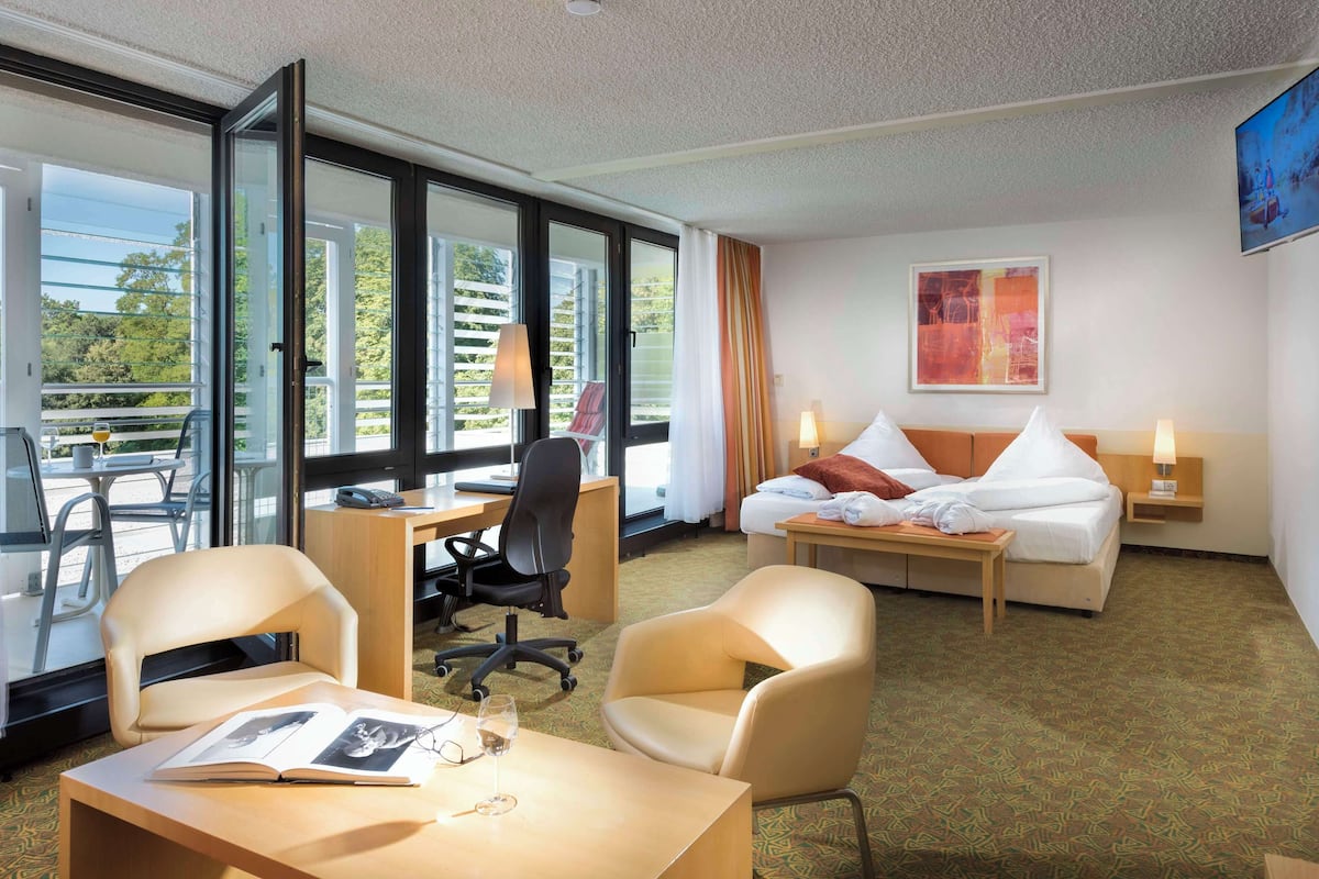 standard studio, 1 double bed, balcony | room amenity