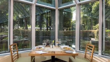 Der serveres morgenmad og aftensmad