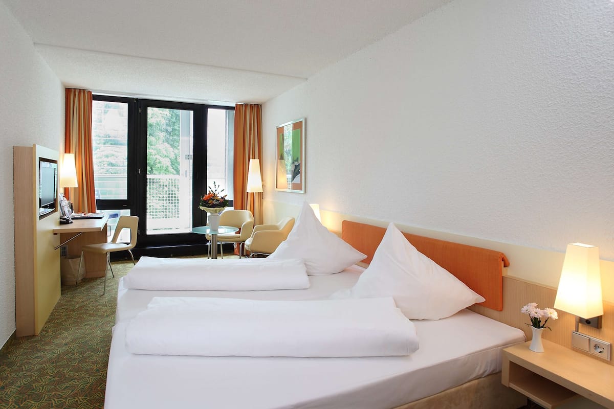 Ropa de cama hipoalergénica y minibar