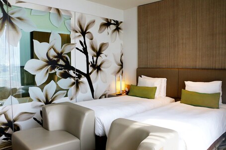 Crowne Plaza Changi Airport, an IHG Hotel - Image 112