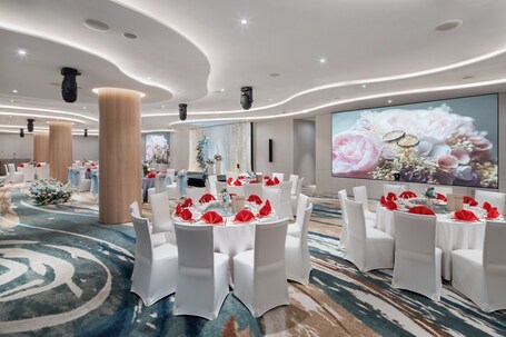 Crowne Plaza Changi Airport, an IHG Hotel - Image 71
