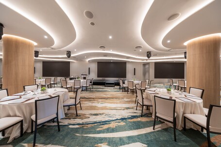 Crowne Plaza Changi Airport, an IHG Hotel - Image 45