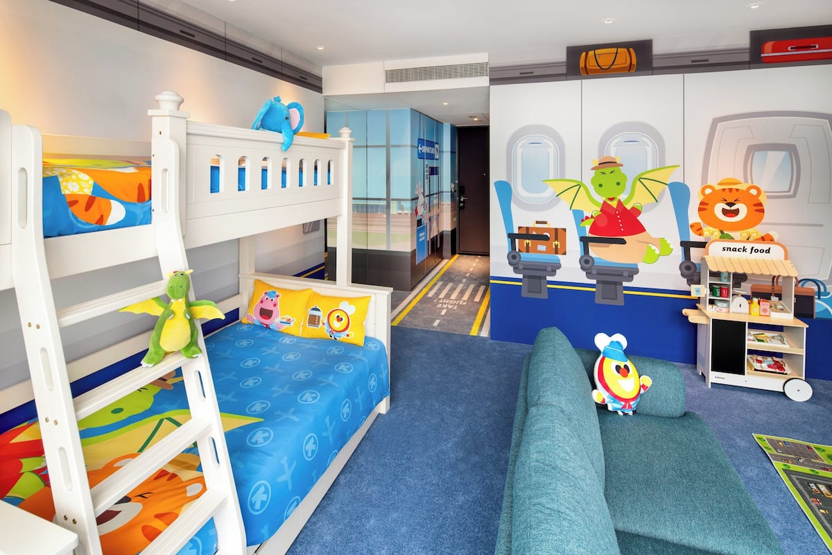 Premium bedding, pillow-top beds, minibar, in-room safe