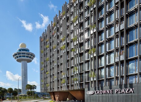 Crowne Plaza Changi Airport, an IHG Hotel - Image 2